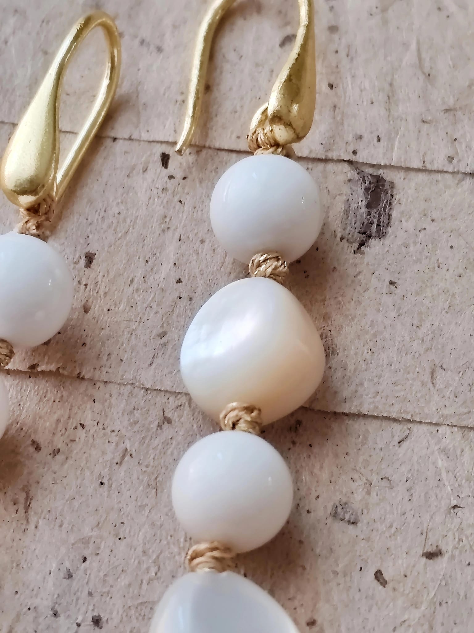ALMOND LIGHT EARRINGS