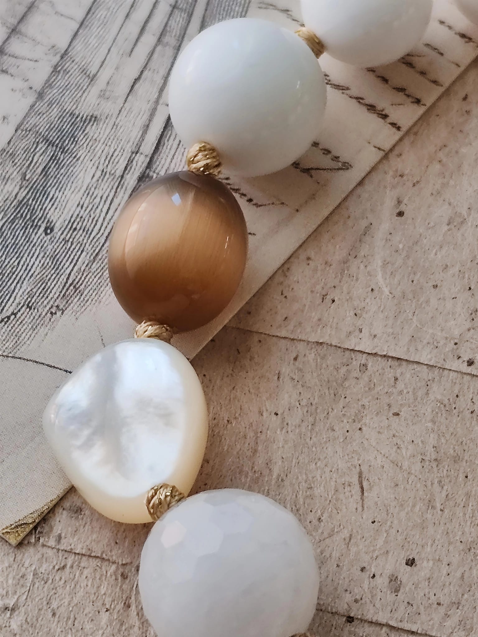 ALMOND LIGHT BRACELET